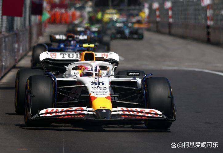 F1强制两停提议遭遇集体反对,车队领队齐声呼吁专注轮胎本质!