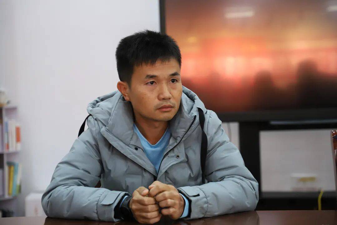 走失33年！广东网球教练返回贵州认亲：曾以为此生无缘再见父母