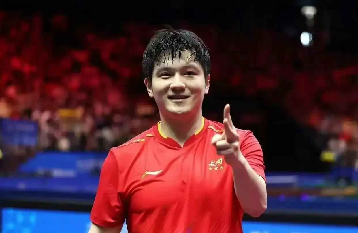 樊振东一出手，左手选手全懵了，乒乓球规则悄悄变了